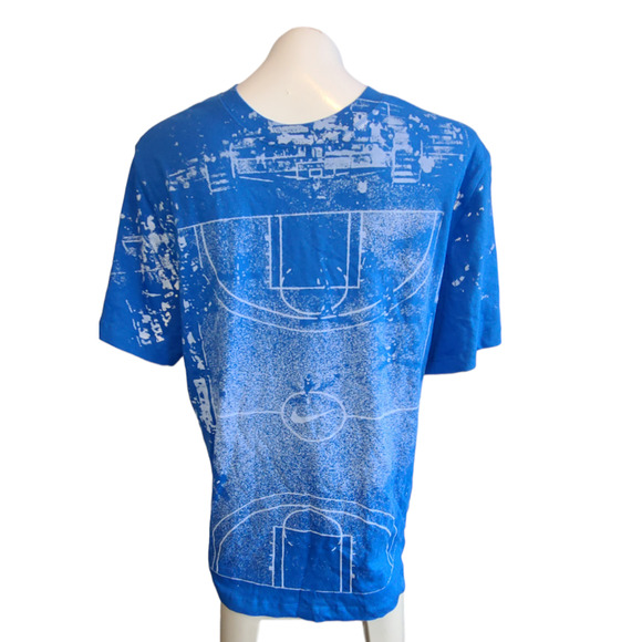 The Nike‎ Tee Standard Fit Size M - Picture 1 of 4